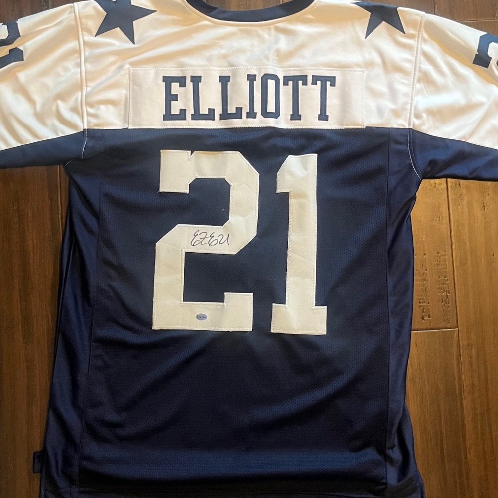 Dallas Cowboys jersey autographed by Ezekial Elliott